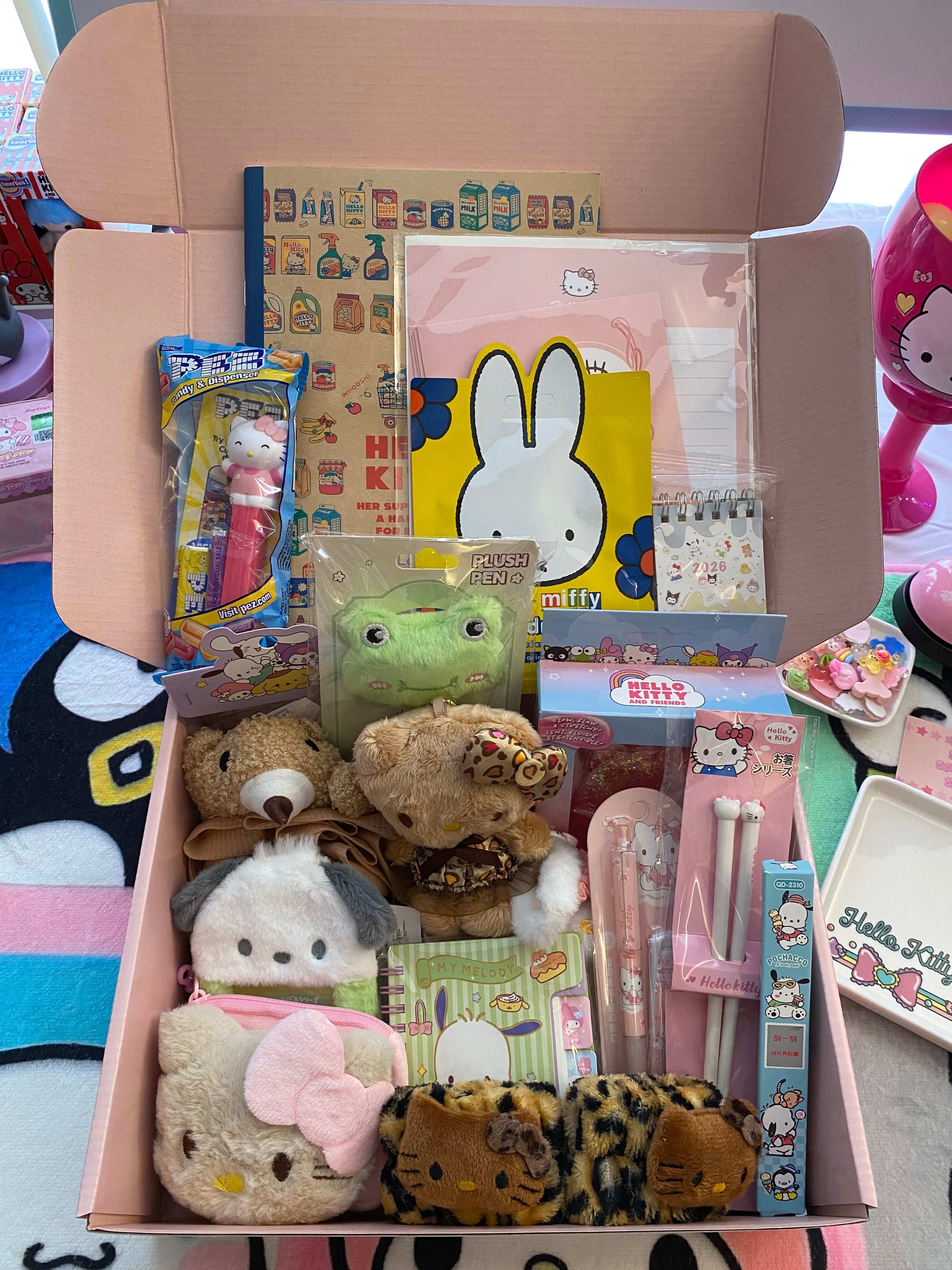1 Mystery scoop + 1 free gift