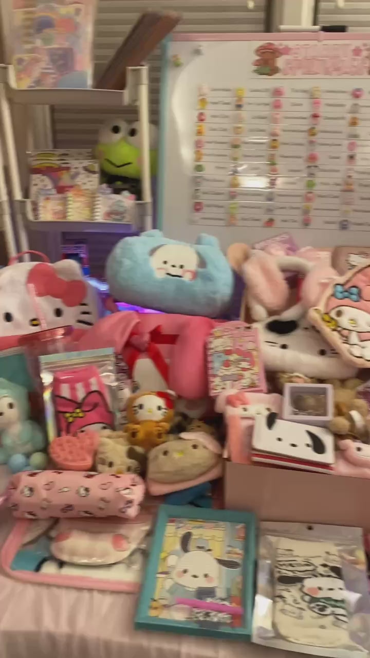 4 Mystery scoop + 4 free gift + 1 gacha gift